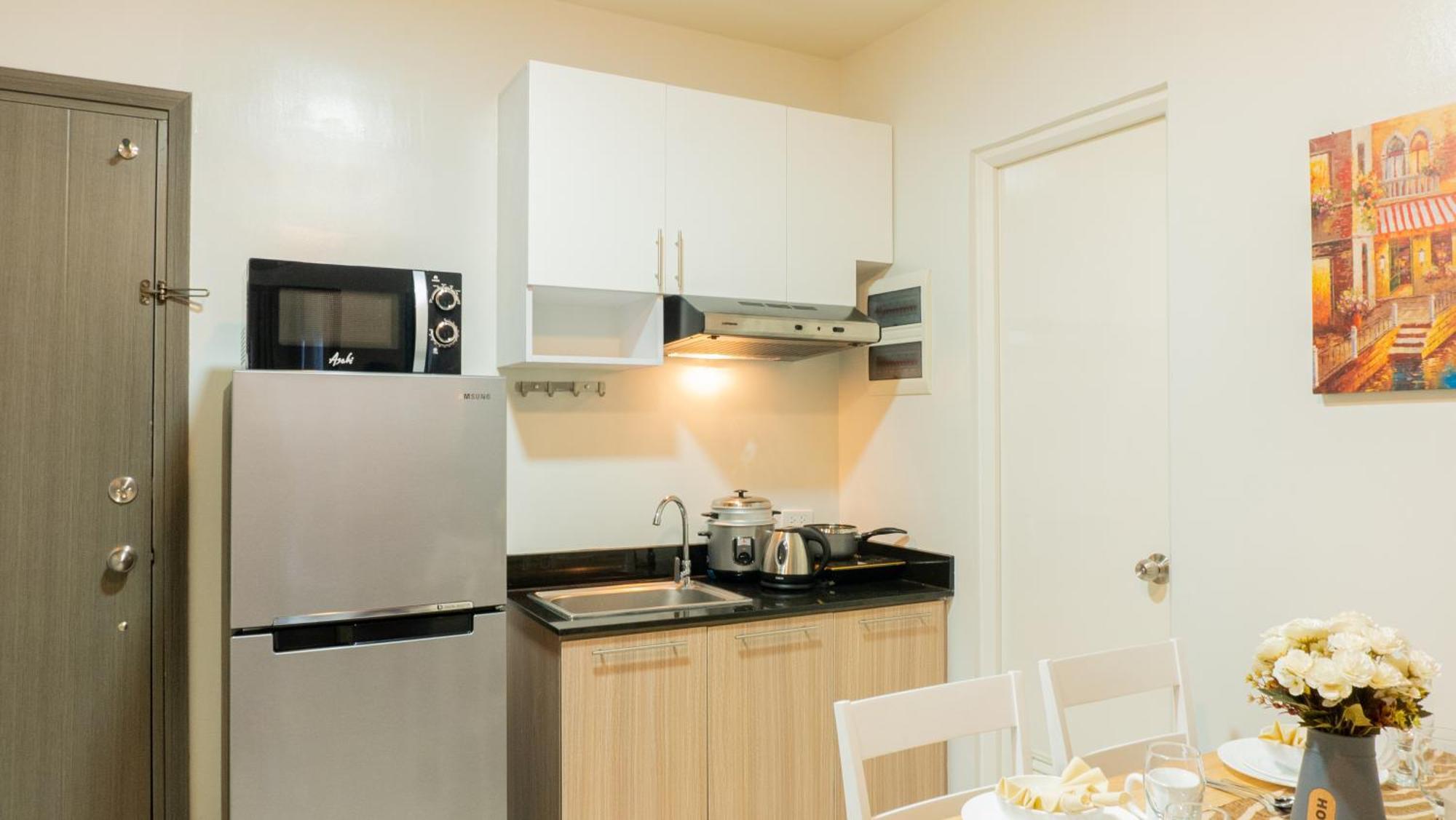 Palawan Modern Living In A Thoughtfully Designed Staycation Near Airport - B1 5Kunzite Puerto Princesa Exterior photo